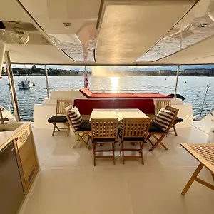Floatinn Boat-bnb Geneva